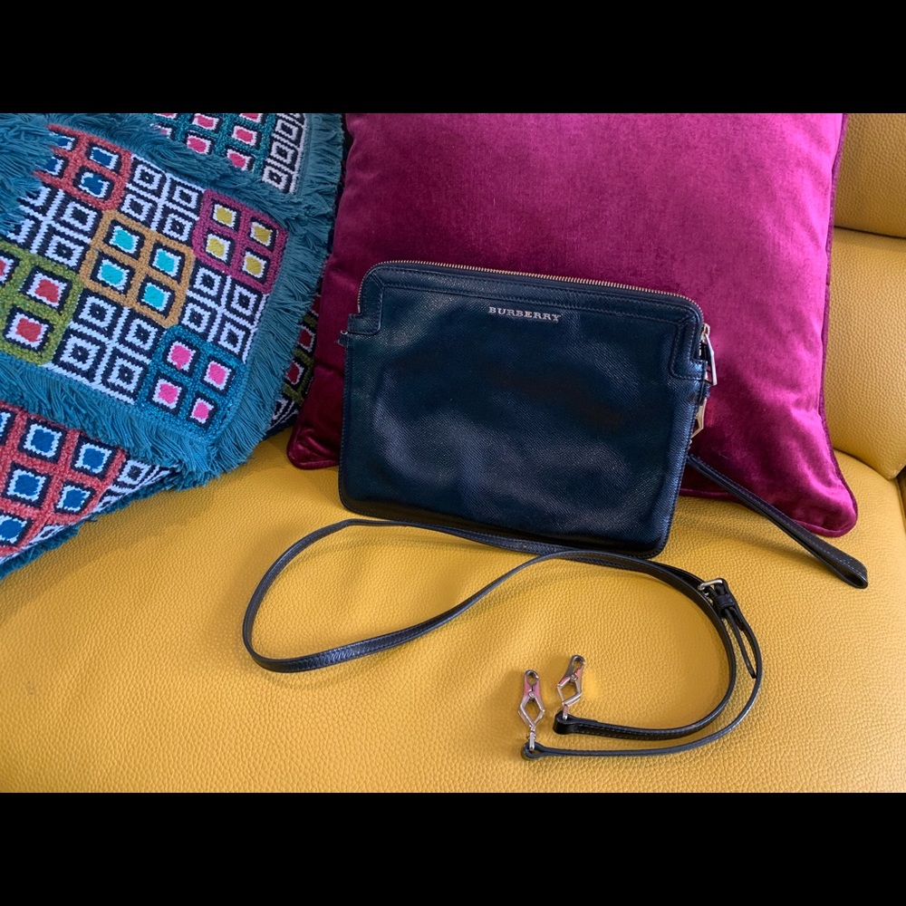Authentic Burberry clutch - Picture 6 of 16
